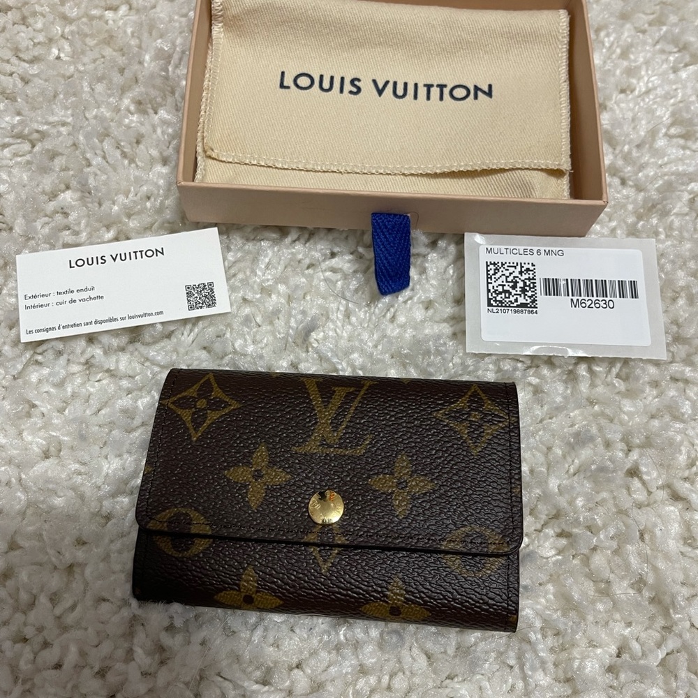 Louis Vuitton Multicles Key Holder - Picture 6 of 12